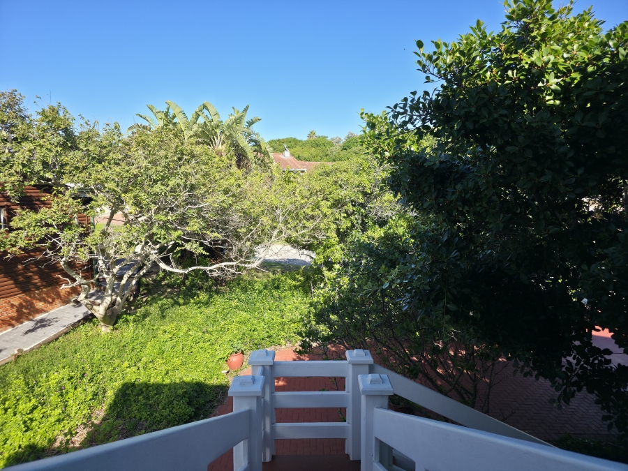 4 Bedroom Property for Sale in Paradise Beach Eastern Cape